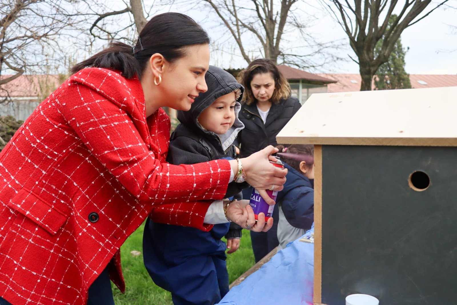 CAN DOSTLARA, GERİ DÖNÜŞÜMLÜ YUVA