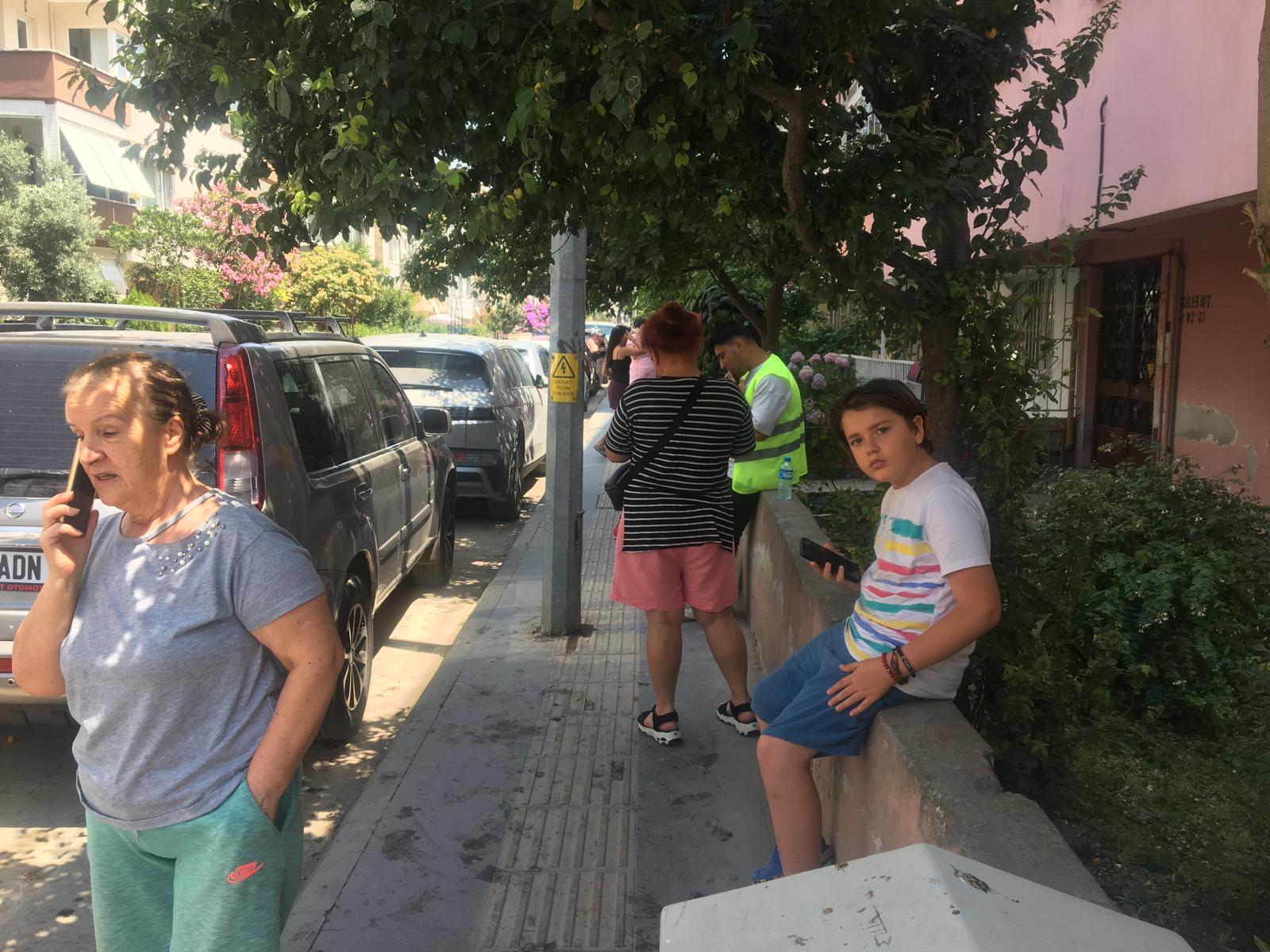 GEMLİK MERKEZLİ DEPREMLER PANİK YARATTI