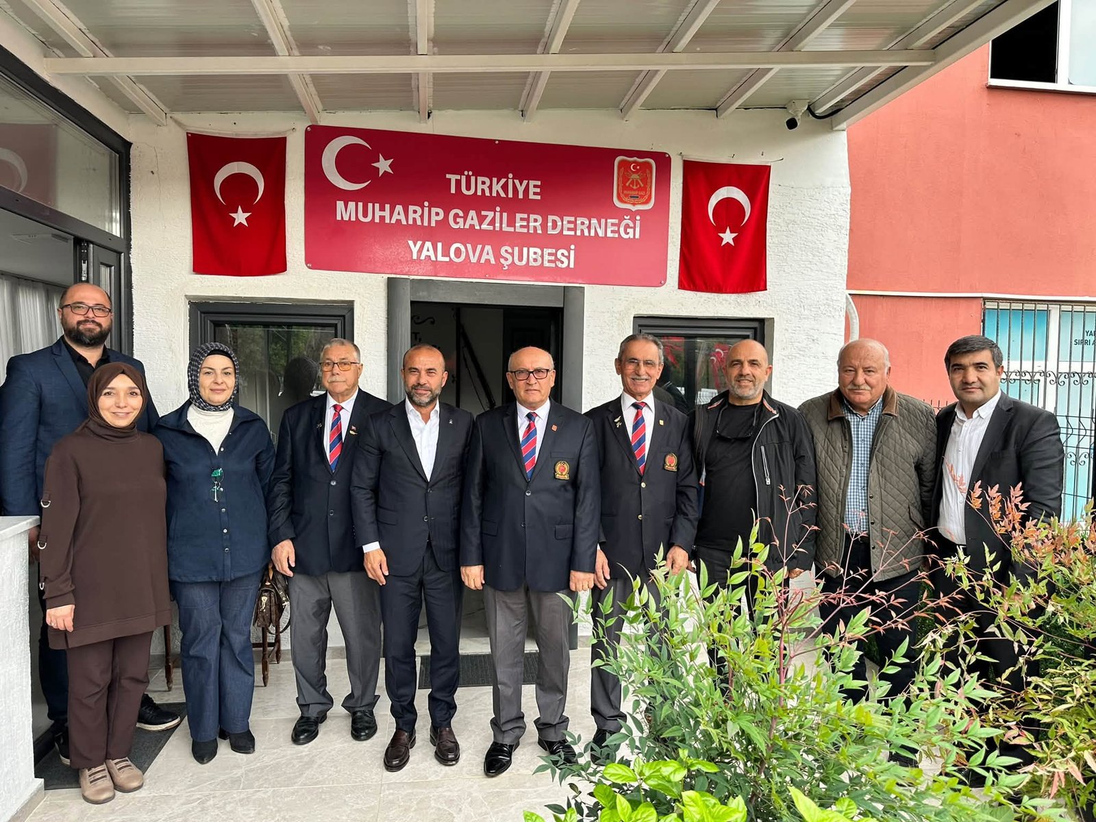 AK PARTİ’DEN MUHARİP GAZİLERE ZİYARET