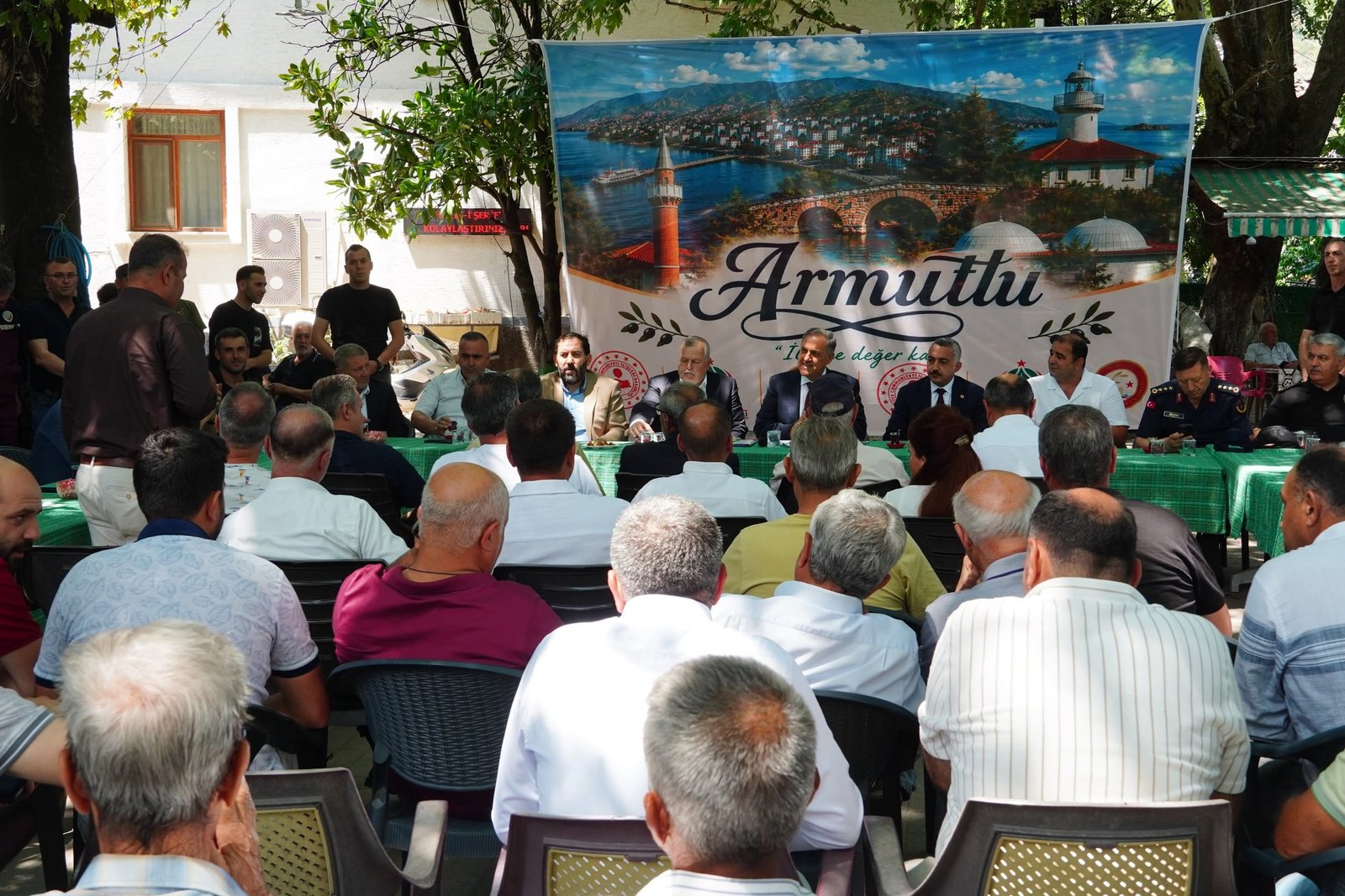 VALİ USTA ARMUTLU KÖYLERİNİ ZİYARET ETTİ