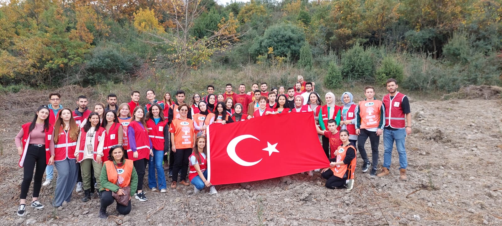 TEMA ŞEHİT ÖĞRETMENLER İÇİN FİDAN DİKTİ