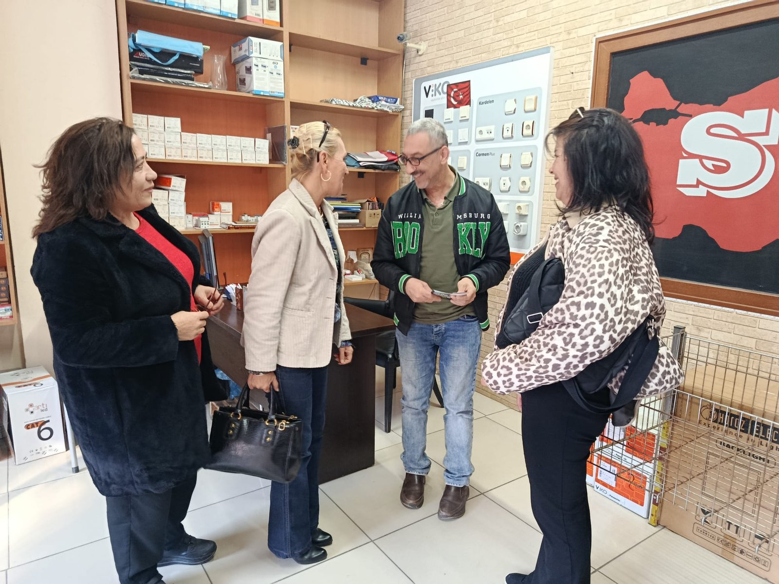 İYİ PARTİ MERKEZ İLÇEDEN ESNAF ZİYARETİ