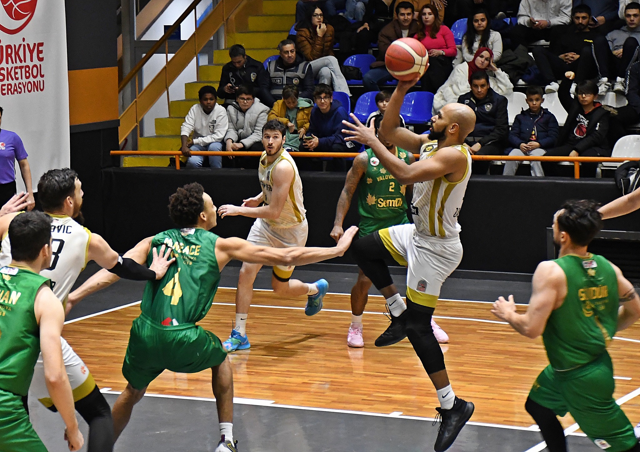 BALIKESİR 76 YALOVA 74