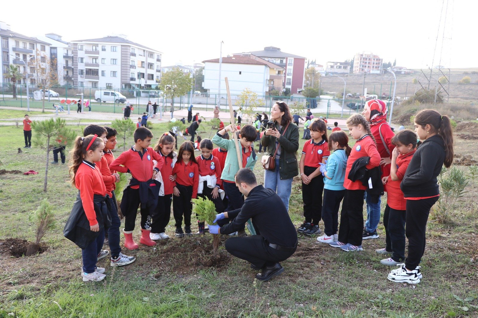 FİDANLAR ‘YEŞİL ÇİFTLİKKÖY’ İÇİN YEŞERECEK