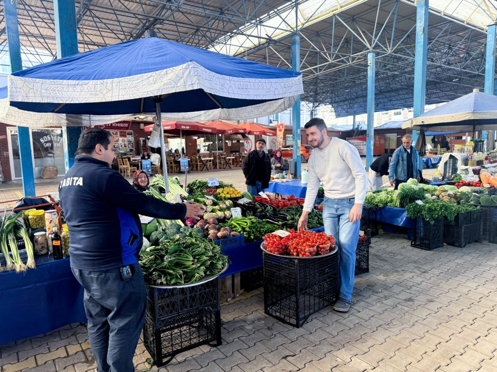 ÇİFTLİKKÖY'DE PAZARYERİ DENETİMLERİ