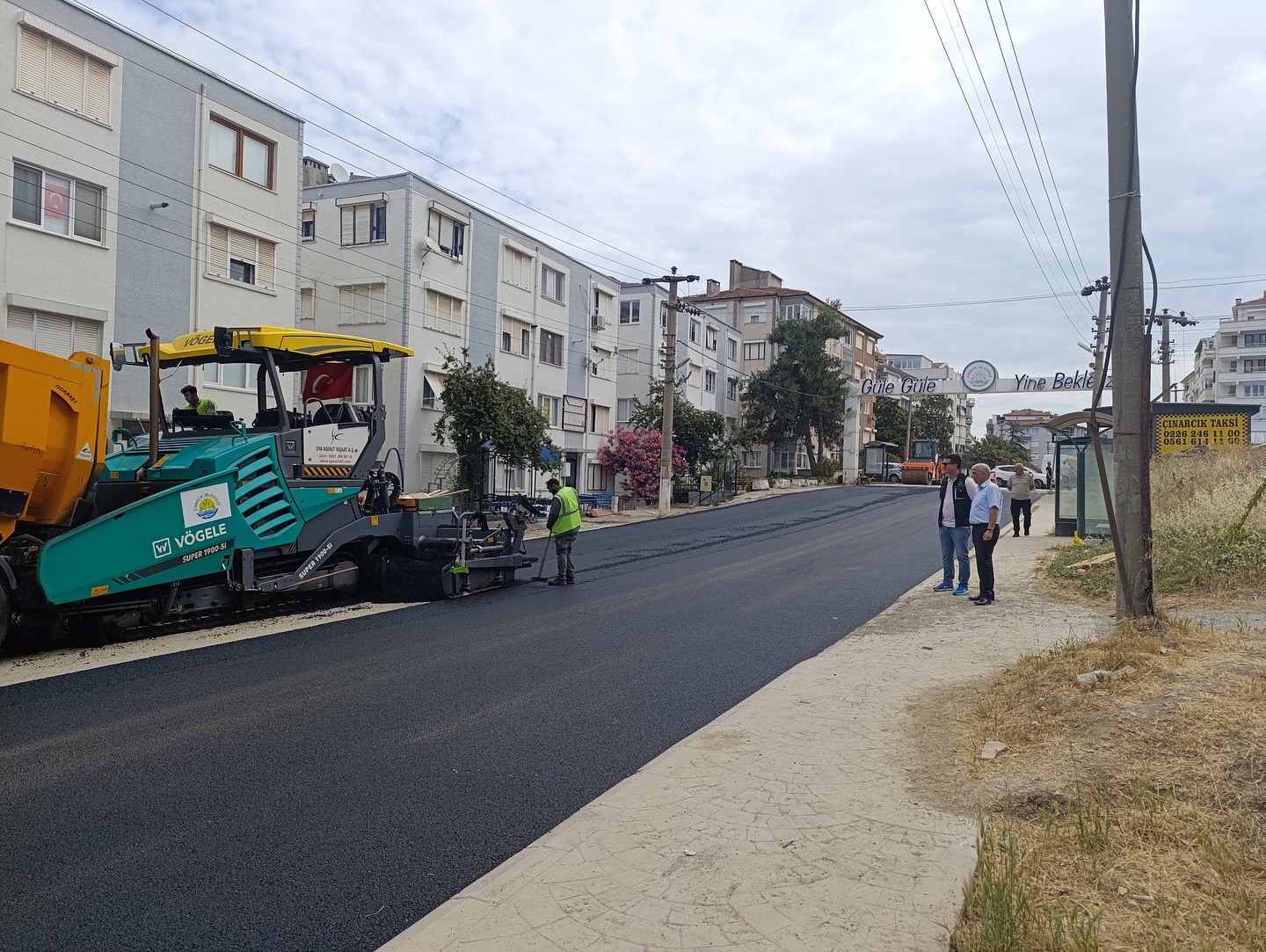 ÇINARCIK'DA ASFALT ÇALIŞMASI SÜRÜYOR