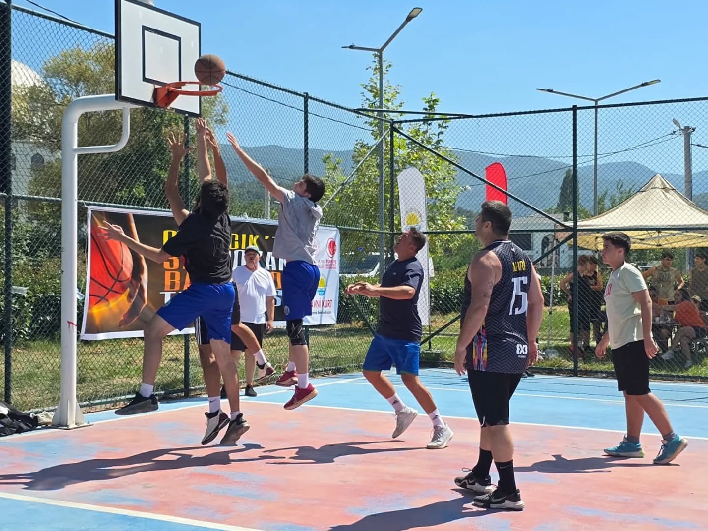 ÇINARCIK'TA BASKETBOL