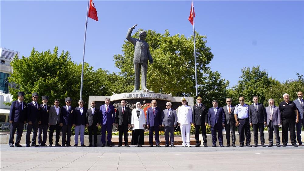 YALOVA'NIN KURTULUŞU TÖRENLE KUTLANDI