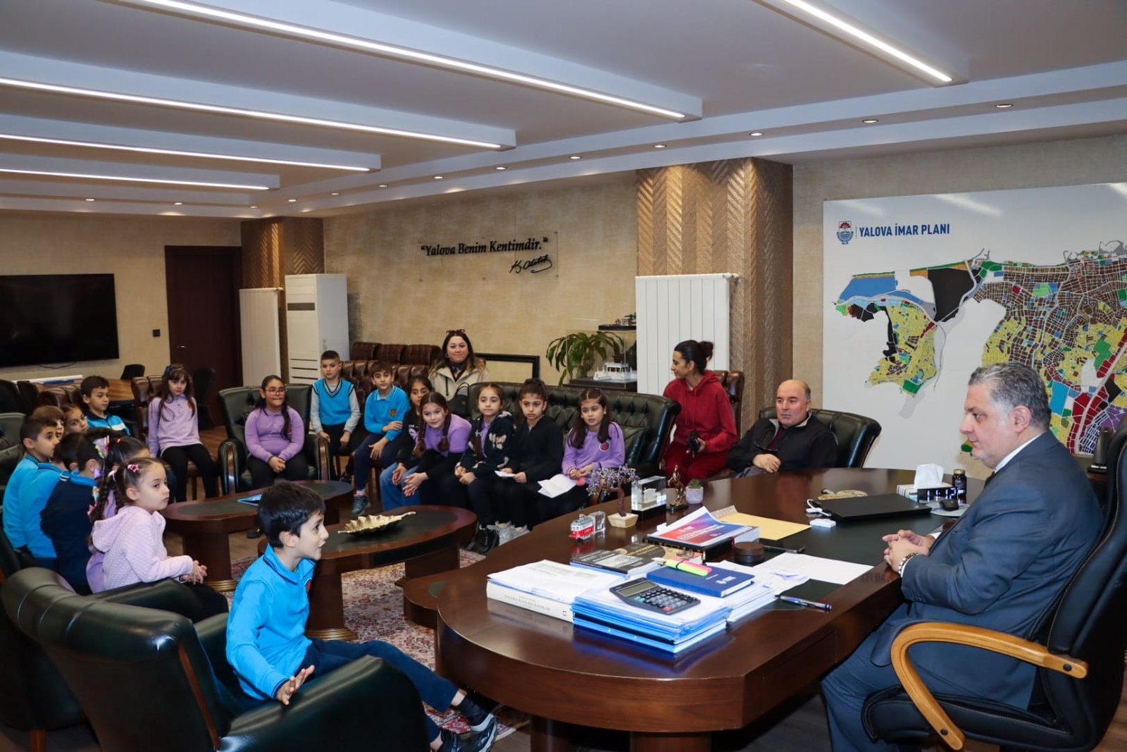 ÖĞRENCİLER’DEN BAŞKAN GÜREL’E ZİYARET