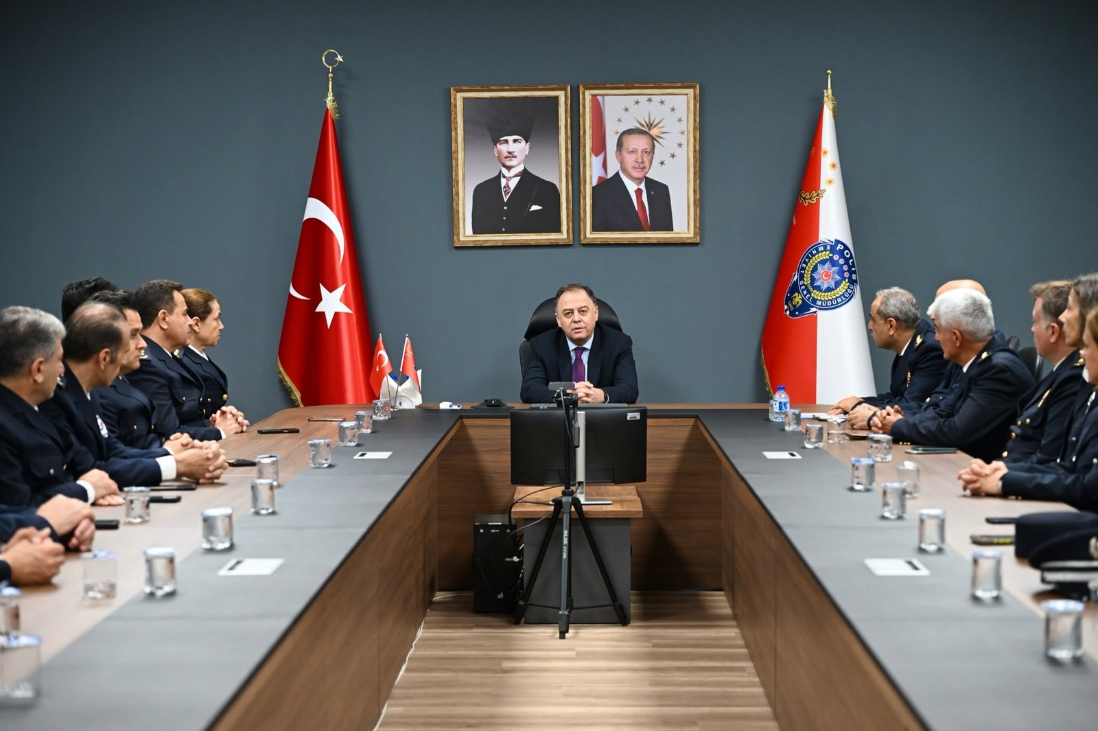 YENİ EMNİYET MÜDÜRÜ GÖREVE BAŞLADI