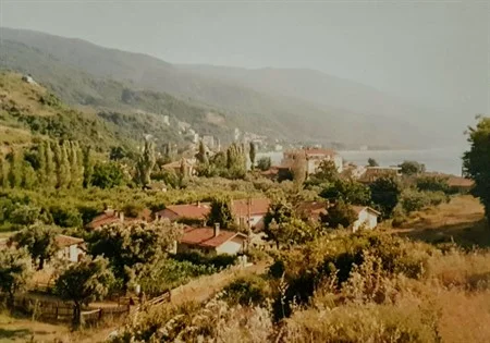 1984 YILINDA ESENKÖY SAHİLİNE GENEL BAKIŞ