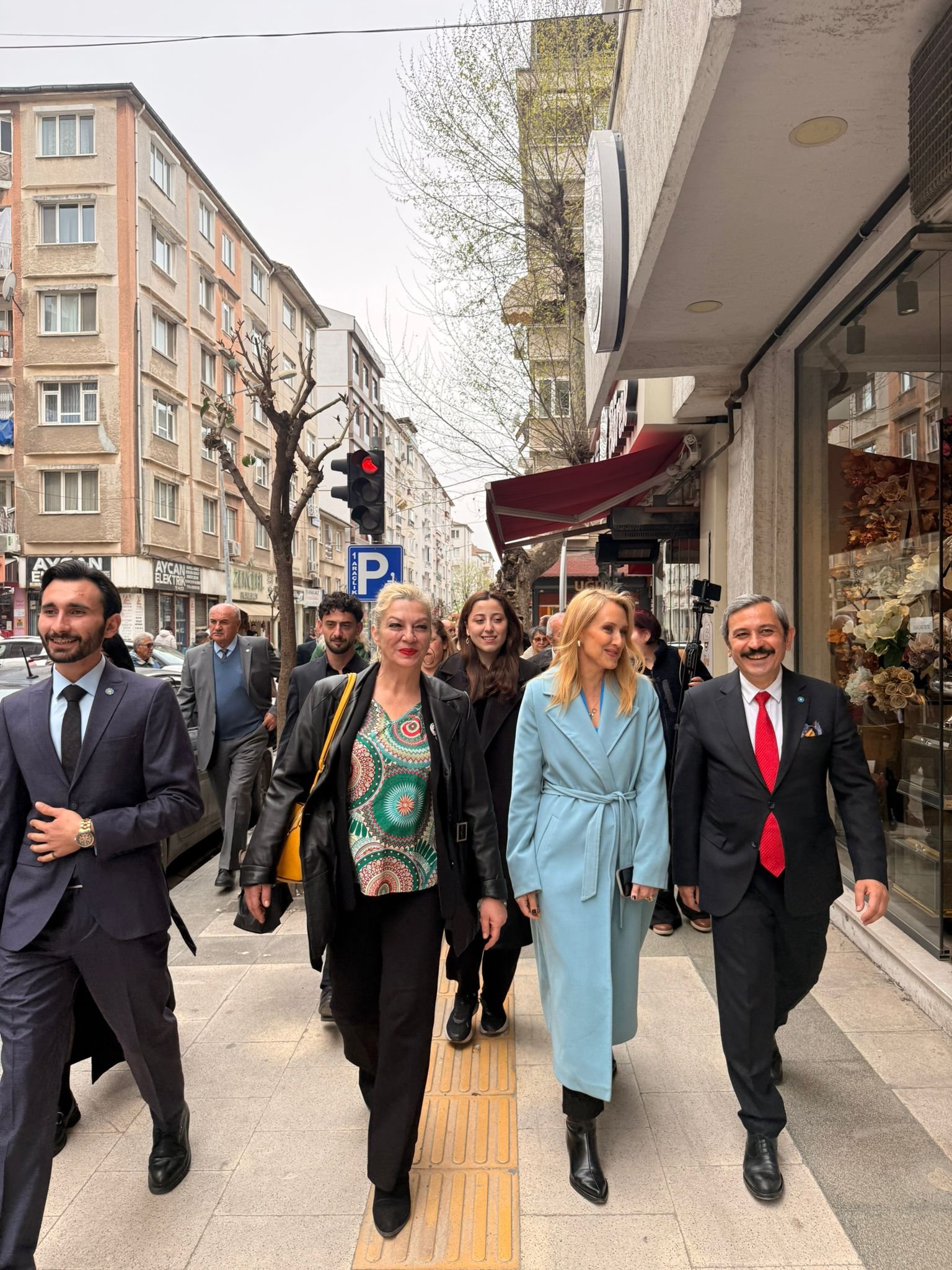 İYİ PARTİ'DEN ESNAF VE STK ZİYARETİ