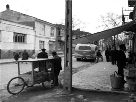 1950 YILINDA YALOVA GAZİPAŞA CADDESİ