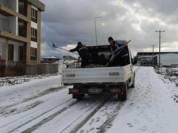 YALOVA GENELİNDE KAR YAĞIŞI ETKİLİ OLDU