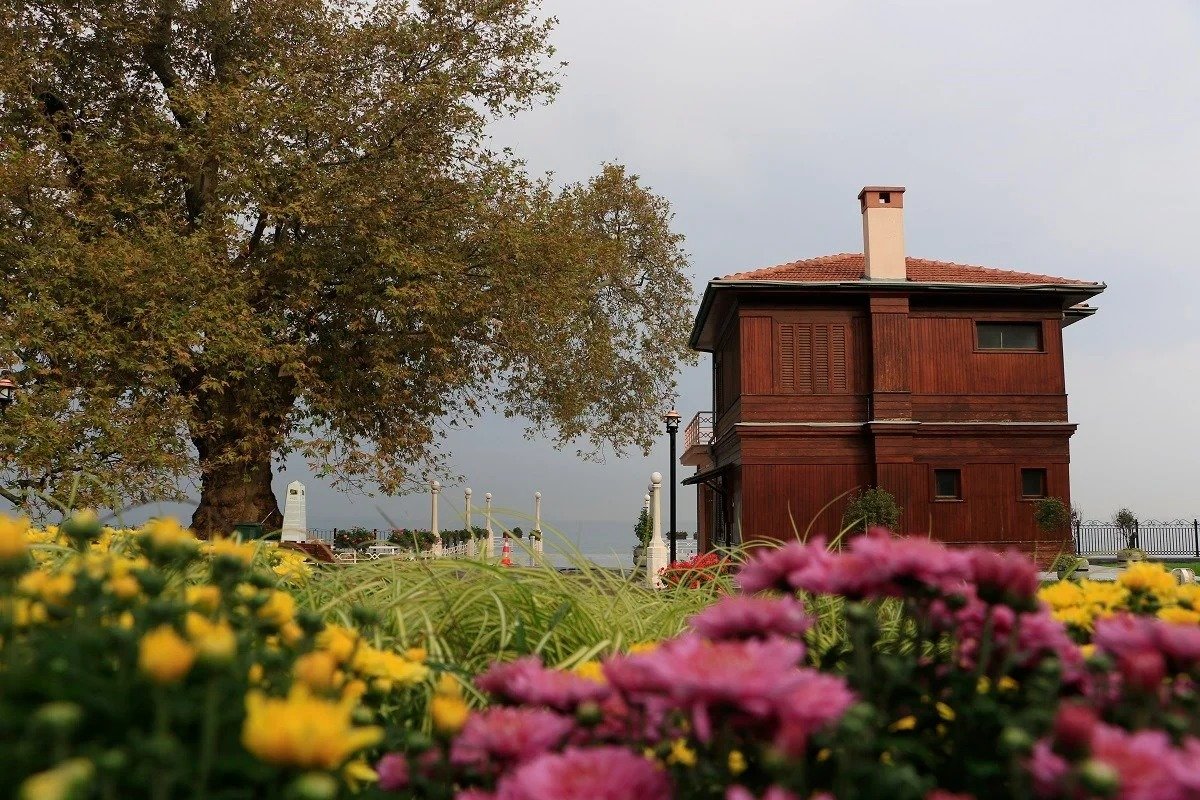 YÜRÜYEN KÖŞK'TE HÜZÜNLÜ BEKLEYİŞ