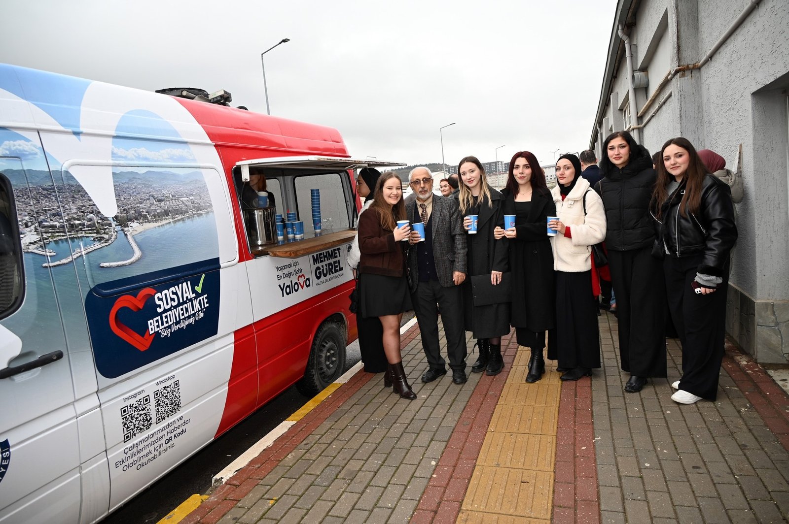 BELEDİYEDEN ÖĞRENCİLERE SICAK ÇORBA