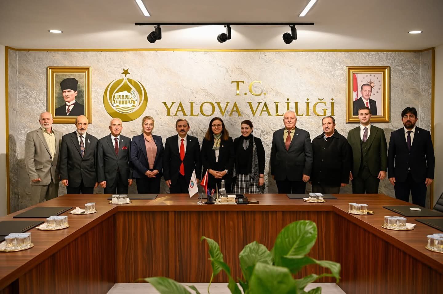 İYİ PARTİ'DEN YALOVA VALİSİNE ZİYARET