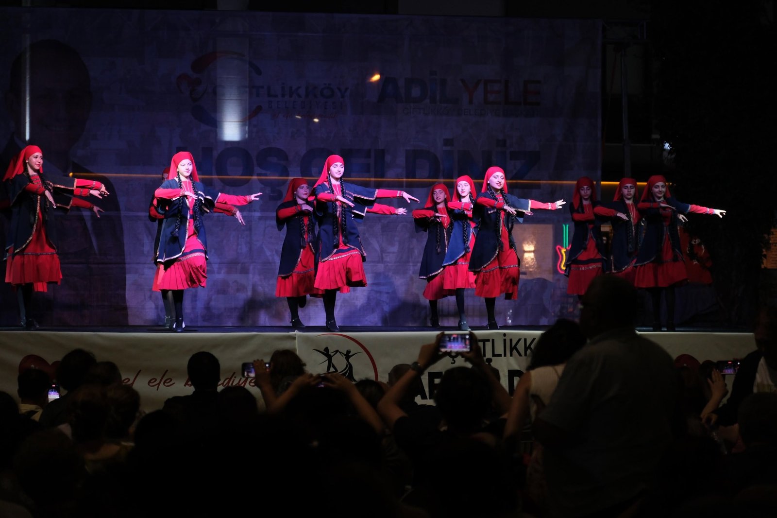 ÇİFTLİKKÖY'DE KAFKAS GECESİ YAŞANDI