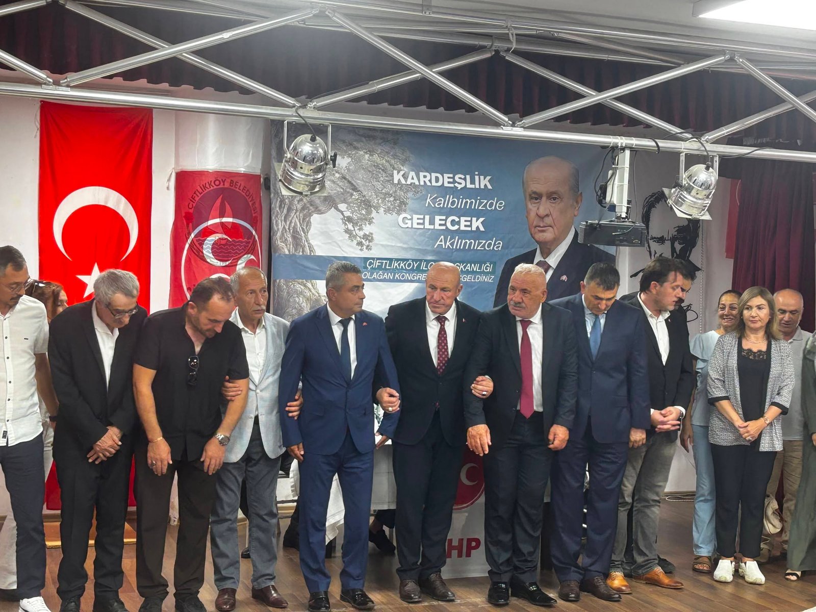 MHP ÇİFTLİKKÖY VE ALTINOVA KONGRESİ  