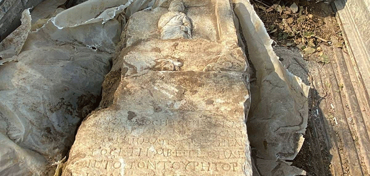 TARİHİ MEZAR TAŞINI SATMAK İSTEDİ