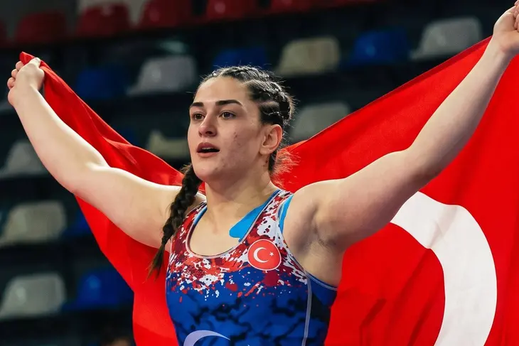 RÜMEYSA DÜNYA 2. OLDU