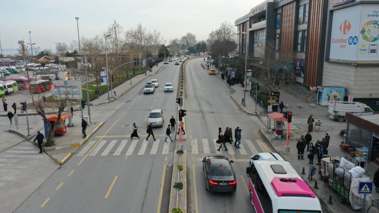 BU BÖLGEDE TRAFİK SIKIŞIKLIĞI GİDERİLDİ