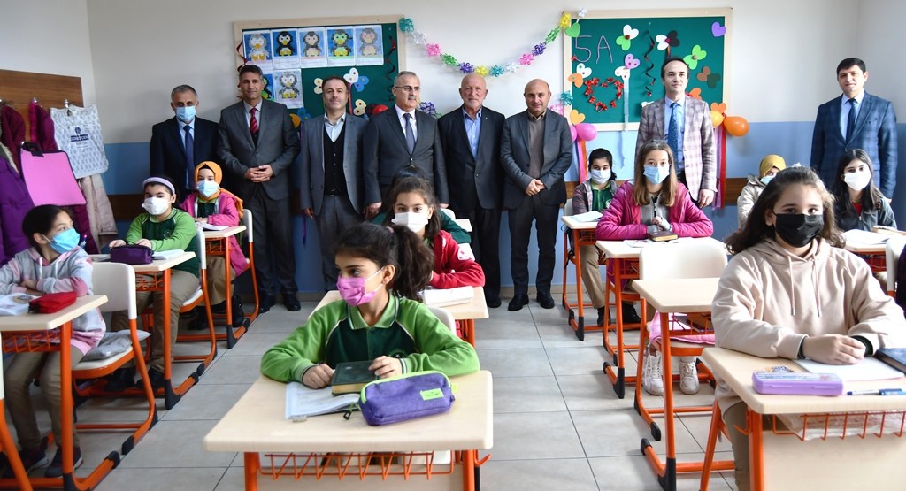 ALTINOVA'DA SINIFLAR YENİLENDİ