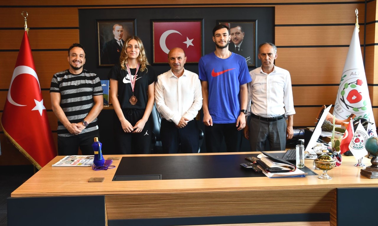 ŞAMPİYONLARDAN ZİYARET