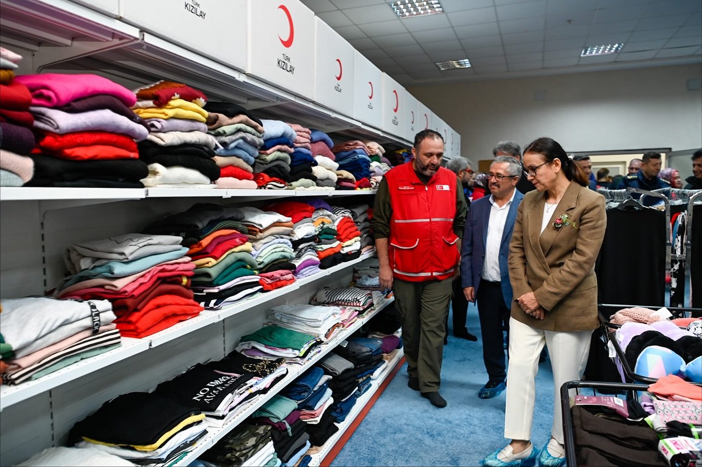 ÜNİVERSİTEDE SOSYAL BUTİK MAĞAZASI