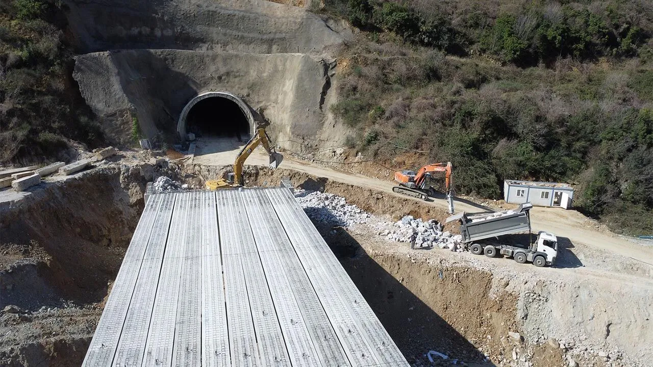 ESENKÖY TÜNELLER VE VİYADÜKLER AÇILIYOR