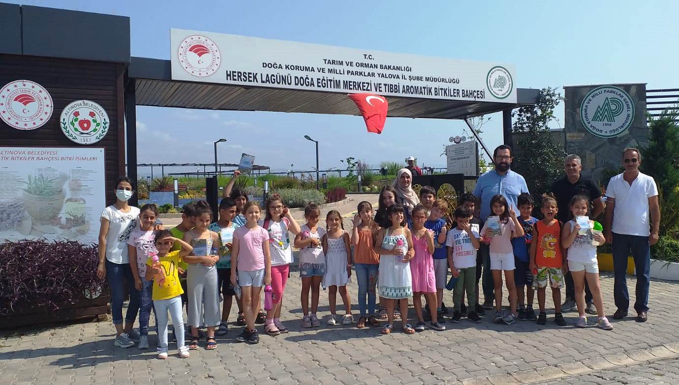 ALTINOVA'DA TIBBİ BİTKİLERİ TANIDILAR