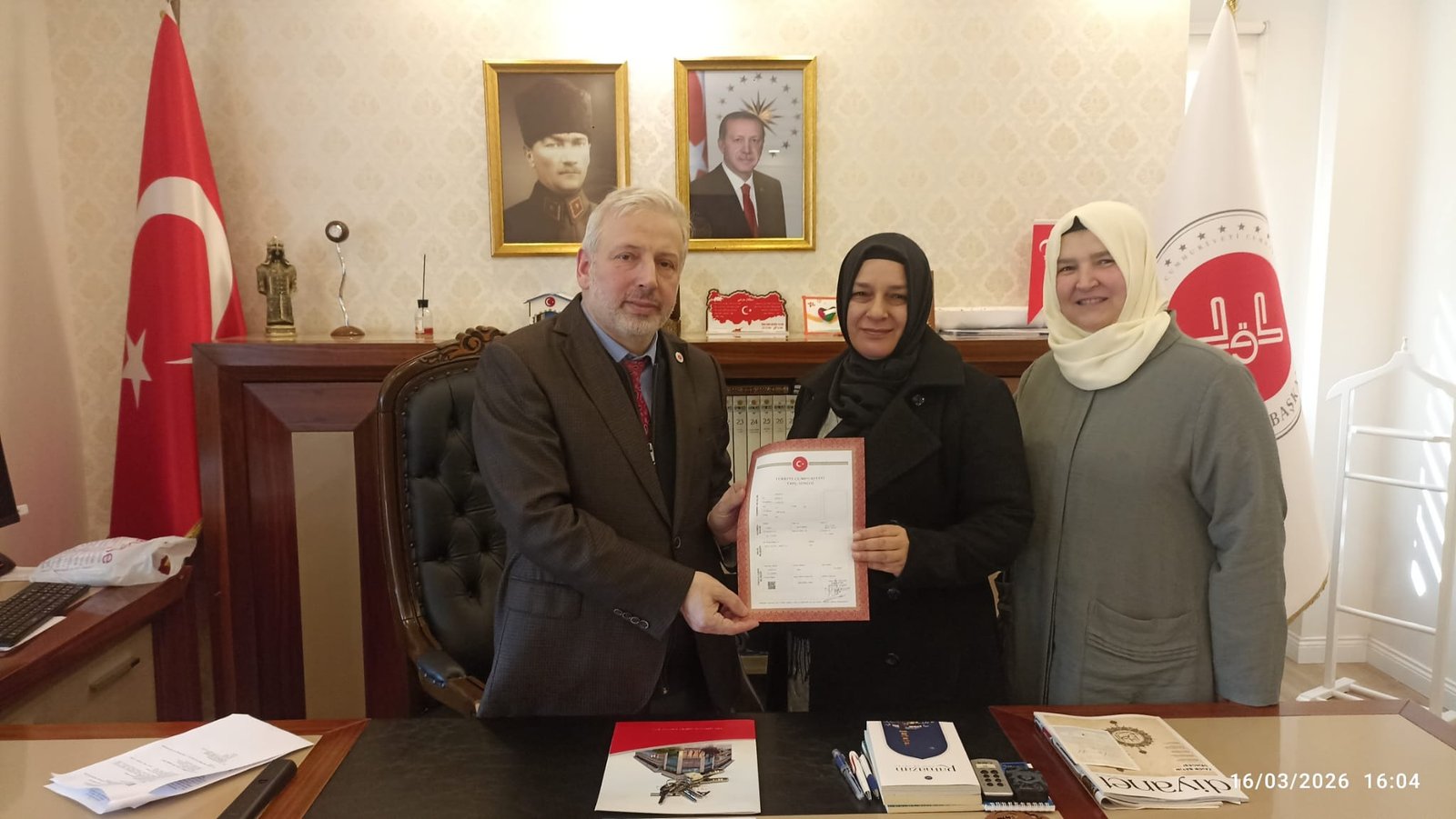 ŞEHİT POLİS EŞİNDEN ANLAMLI BAĞIŞ