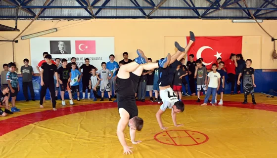 YALOVA'NIN GELECEĞİN GÜREŞÇİLERİ