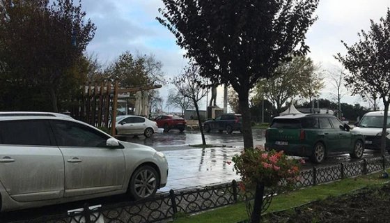 CUMHURİYET MEYDANI OTOPARK'A DÖNÜŞTÜ